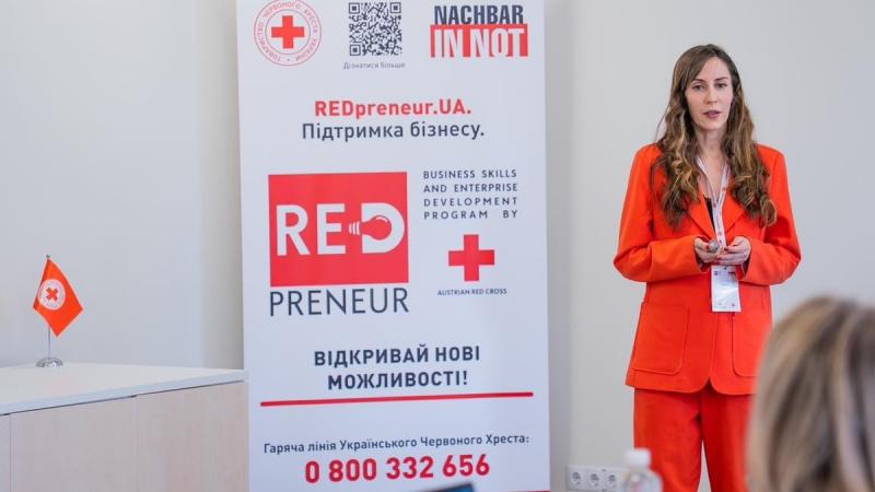 Учасники першої команди програми REDpreneurUA успішно представили свої бізнес-плани з метою отримання грантового фінансування.