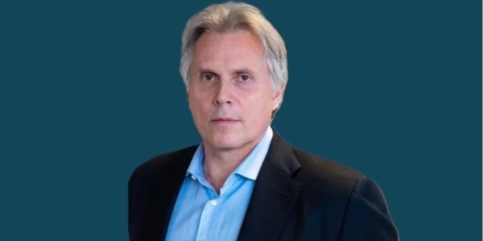 Екс-офіцер італійських збройних сил. Промисловий магнат Пінчук обрав нового директора.