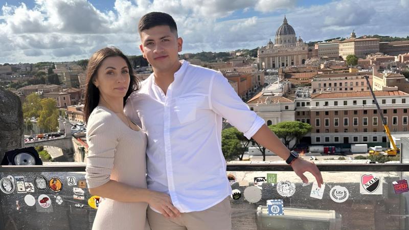 Коли серце говорить без слів: романтична історія українки та колумбійця, що зійшлися в Польщі.