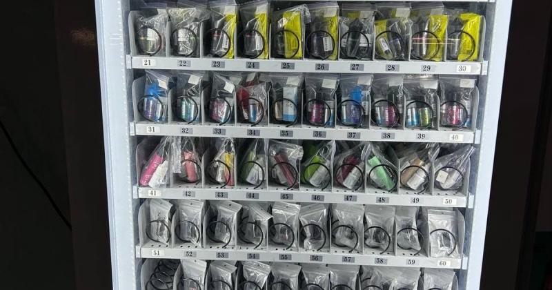 В Україні почали з'являтися автоматичні машини, які пропонують незаконні 