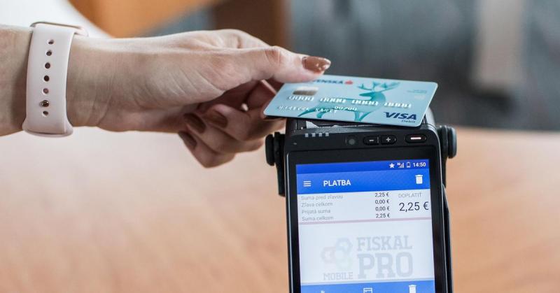 Порадник SK: Чи зменшиться кількість готівки? З 2026 року для бізнесменів запроваджуються нові норми - novyny.sme.sk