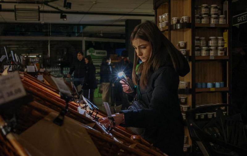 Блекаути вже починають впливати на фінансове становище українців: якими можуть бути подальші зміни цін на продукти?