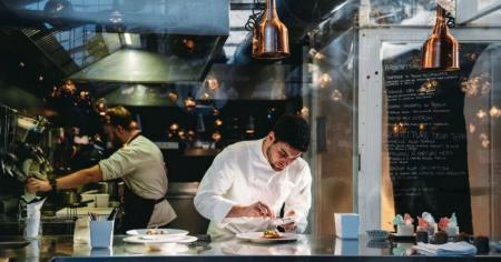 У Києві спостерігається тенденція до масового закриття ресторанів: які ж причини цього явища?