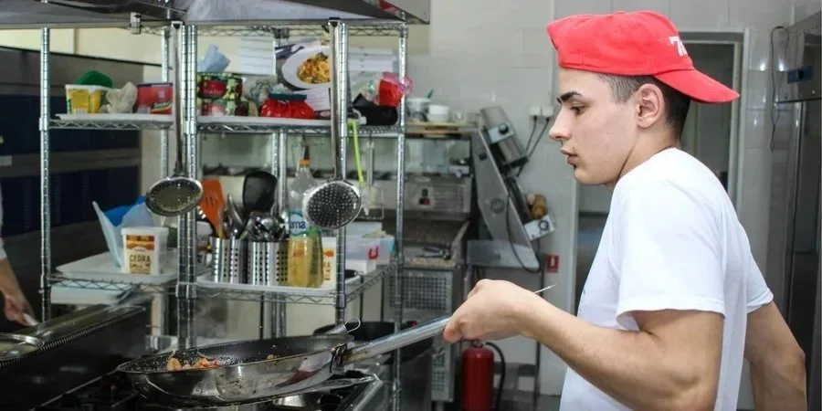 Тенденції на ринку праці у 2026 році: які спеціальності залишаться на піку популярності -- аналітичне дослідження.