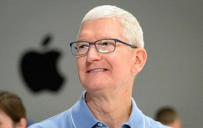 iPhone під загрозою? Тім Кук вперше відкрив, яку суму втрачає Apple через мита.