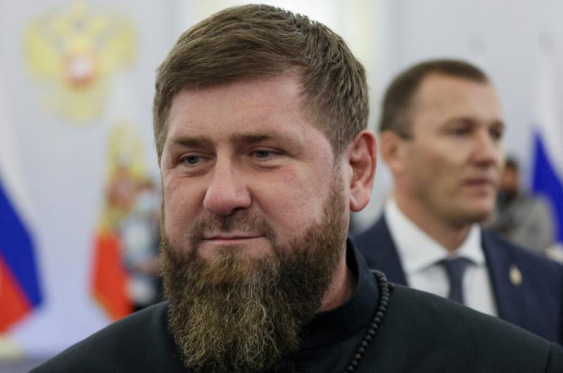 Династичне успадкування влади: хворий Кадиров звертається з проханням про відставку і готує свого 17-річного сина до ролі наступника.