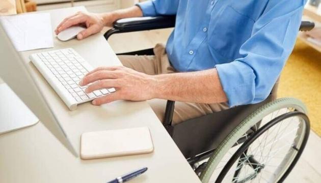 Яка кількість компаній готова приймати на роботу осіб з інвалідністю?