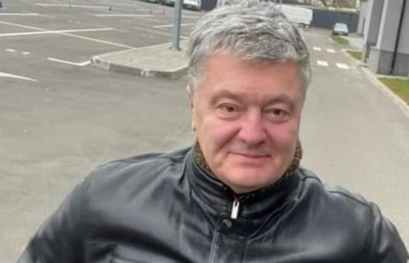 Порошенко намагався привернути увагу до себе під час нічних обстрілів, закликаючи до постачання ракет, виробництво яких він сам раніше заважав.