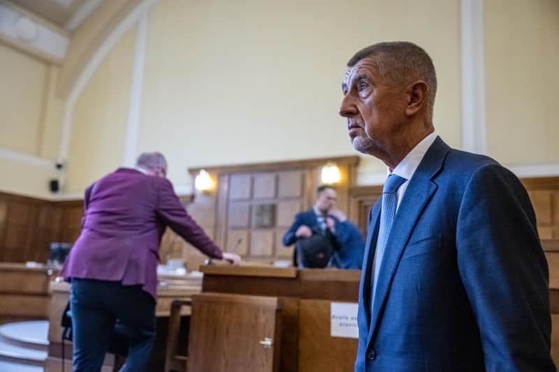 У Чехії втретє відбудеться слухання справи колишнього прем'єр-міністра щодо шахрайства з фінансами Європейського Союзу.