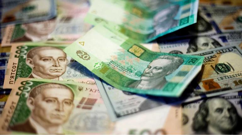 Українці внесли вчетверо більше військового збору.