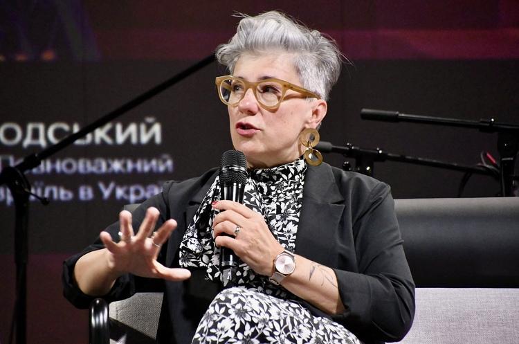 Україна повинна формувати міжнародні консорціуми для залучення додаткових інвестицій, заявив Посол Канади.