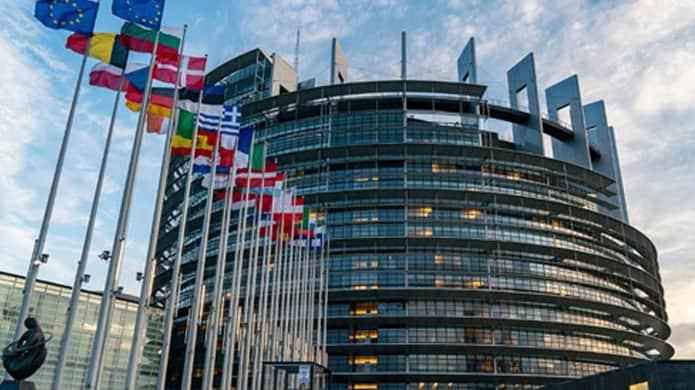В Європейському парламенті висловлюють незадоволення щодо укладеної торгової угоди з Америкою.