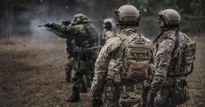Українські спецпідрозділи проходять навчання з проведення диверсійних операцій у ворожому тилу: інноваційні стратегії у непростій війні.