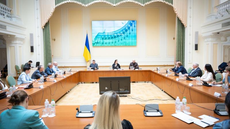 Прем'єр-міністр під час зустрічі з Бюро економічної безпеки та представниками бізнесу оголосила про забезпечення рівних умов для всіх учасників.