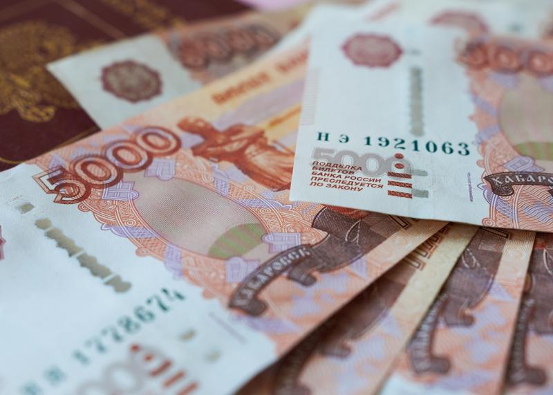 Громадяни Росії активно знімають готівку з банківських рахунків через проблеми з доступом до інтернету.