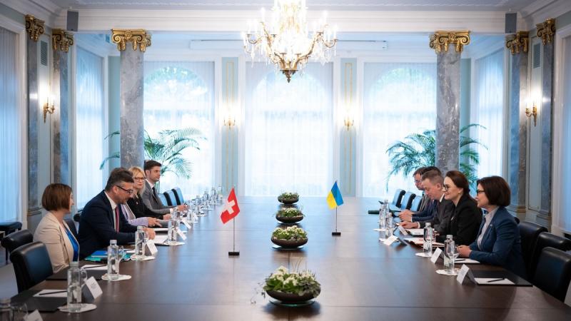 Швейцарія інвестує понад 93 мільйони франків у 12 проектів компаній, повідомила Свириденко.