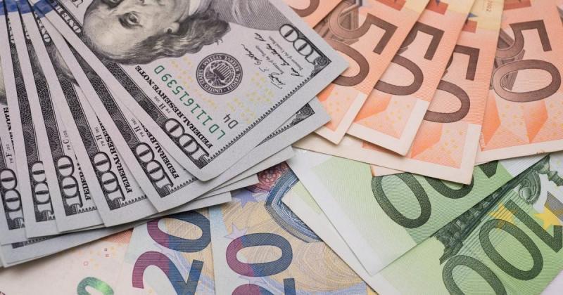Курс валют на 13 жовтня: які ціни на долар, євро та злотий.