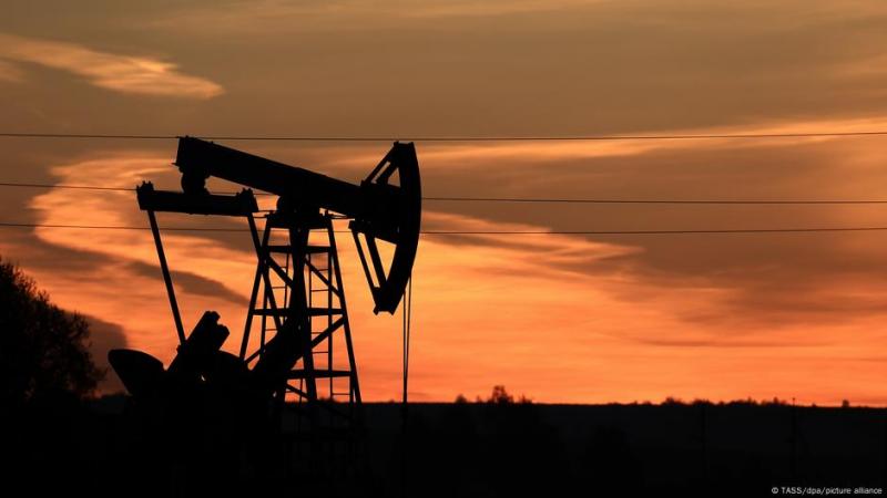 Нафта втрачає в ціні, доходи зменшуються: ідеальні умови для Росії.