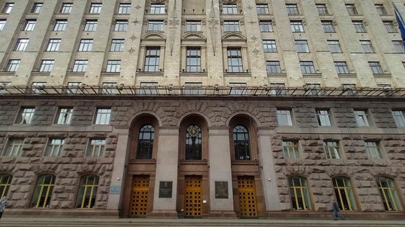 У Києві ухвалили нову програму, що спрямована на підтримку, інтеграцію та адаптацію внутрішньо переміщених осіб у період з 2026 по 2028 роки.