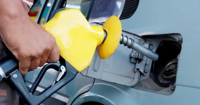 Авансові розрахунки на автозаправних станціях зростають: кількість виданих ліцензій перевищила 5,1 тисячі, - повідомив Гетманцев, за даними Delo.ua.