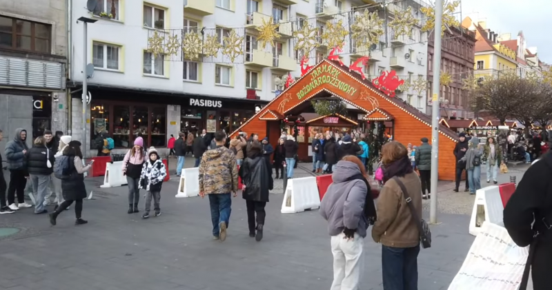 У Польщі введено новий вихідний день: українцям доведеться взяти перерву.