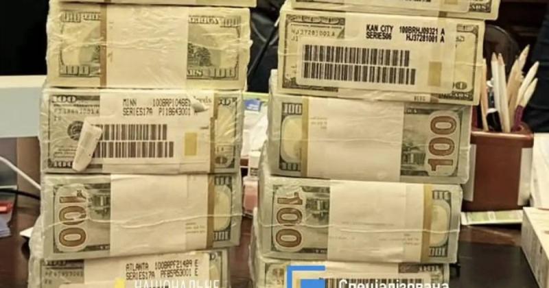 Банкіри мали можливість використовувати звичайні пункти обміну валют для відмивання корупційних сум доларів, які були конфісковані у справі Міндіча.