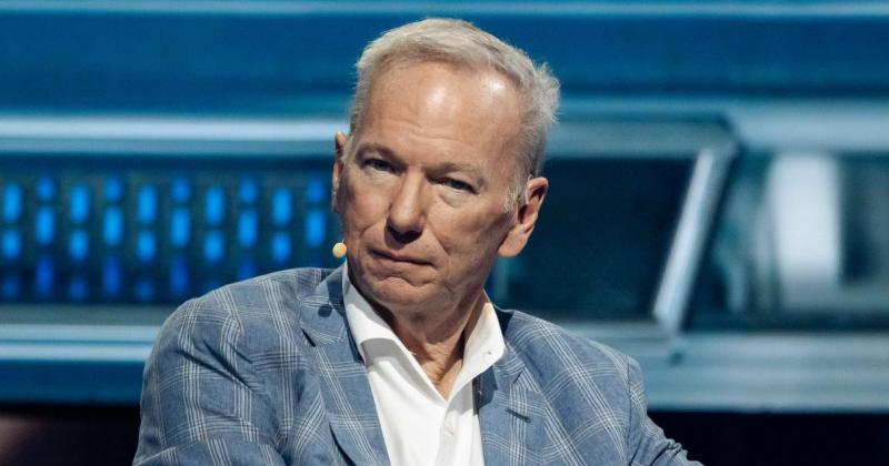 Секретні зйомки у душі та сексуальне насильство: колишньому керівнику Google пред'явили вражаючі обвинувачення.