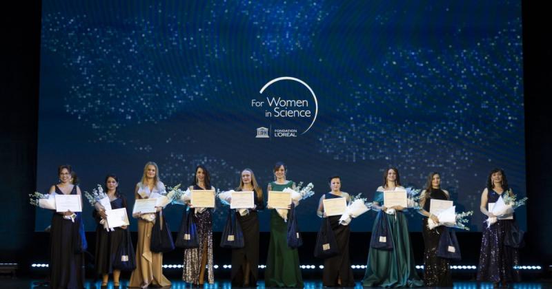 Свято науки в Києві. Вже сьомий раз премія L'Oréal - UNESCO вшанувала трьох видатних українських дослідниць.  --  Delo.ua