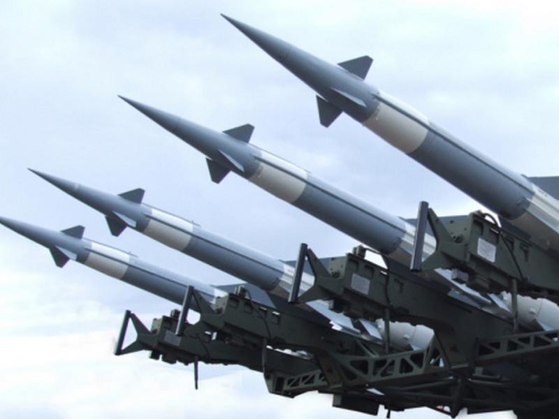 НАТО вивчає український досвід у нейтралізації безпілотників, шукаючи ефективні методи без використання коштовних ракет.