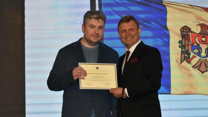 Адвокат, що шахрайським шляхом отримував кошти від забудовника, має зв'язки з Коломойським.