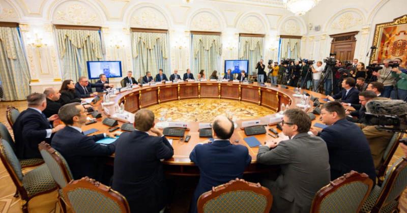 Економічна угода на суму $800 мільярдів, США вийшли на новий рівень у справі Мадуро, відбувся блекаут у Берліні: основні новини вихідних.