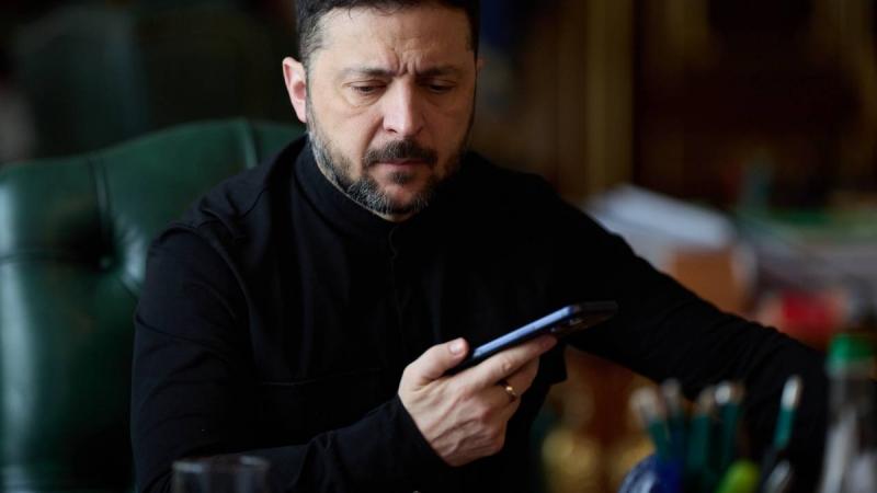 Зеленський дав вказівку оновити правила комендантської години у зв'язку з настанням холодів.