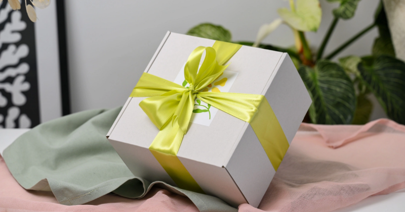 Тренди корпоративних подарунків в Україні: які презенти обирають компанії у 2026 році -- Delo.ua