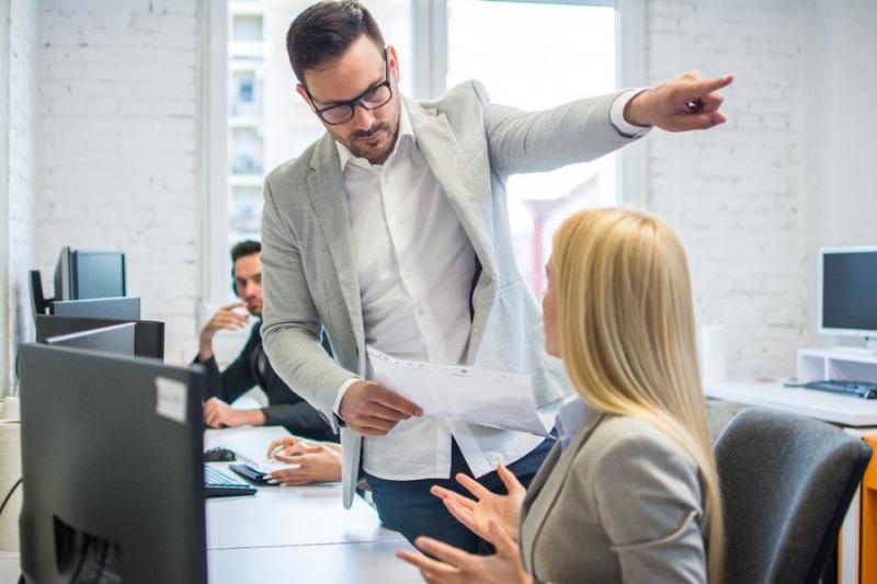 Звільнення можуть бути заднім числом: роботодавцям нададуть можливість не враховувати трудові гарантії.