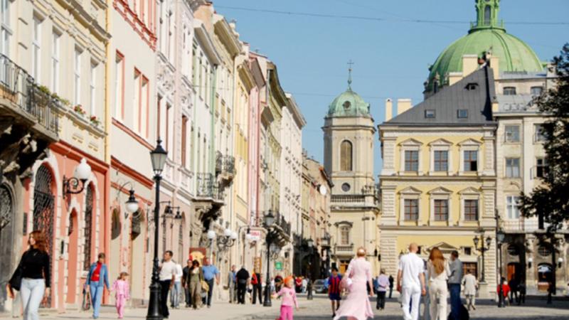 У Львові підприємців, які незаконно захоплюють громадські території, будуть карати штрафами.