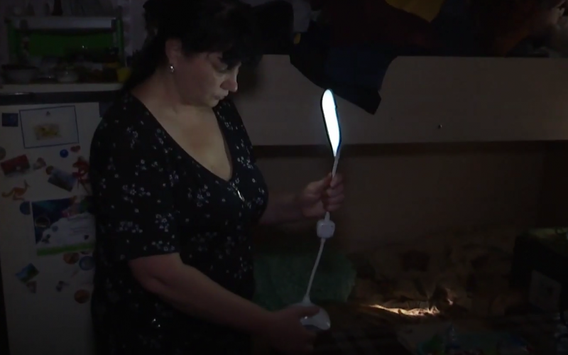 Влітку українцям нагадали про необхідність підготуватися до можливого вимкнення електроенергії вже сьогодні.