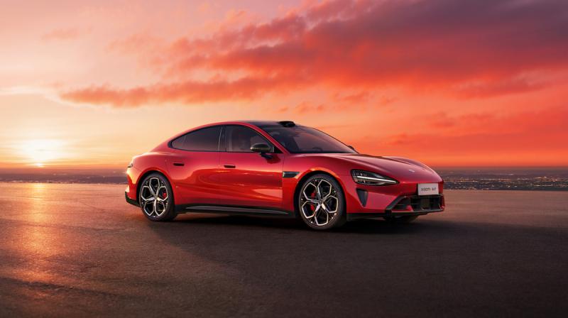 Xiaomi анонсувала новий електричний седан SU7, що має на меті зміцнення своїх позицій на ринку та створення серйозної конкуренції для Tesla.