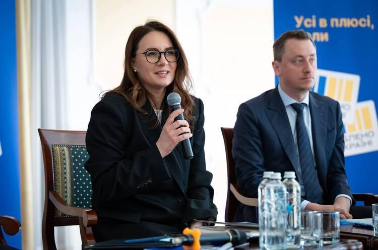 Сподіваємося до початку наступного опалювального сезону забезпечити 4 ГВт розподіленої генерації, - заявила Свириденко.