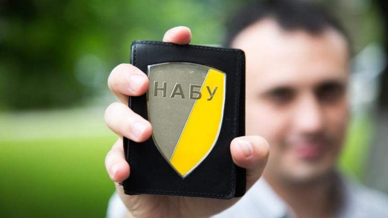 НАБУ звернулося до президента та СБУ з проханням запровадити санкції проти особи, що підозрюється у причетності до земельної афери на київському ринку.