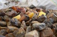 У Рівненській області було встановлено особу, яка організувала схему нелегального видобутку бурштину на суму 354 мільйони гривень.