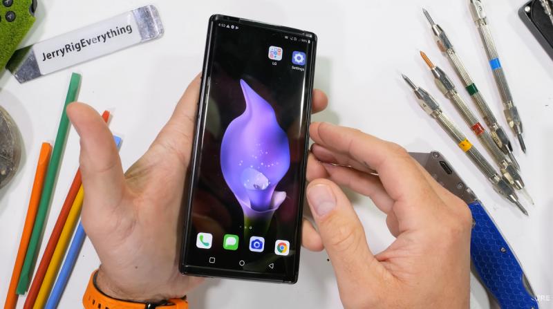 LG Rollable: детальний огляд невипущеного розсувного смартфона у відео – як він мав функціонувати.
