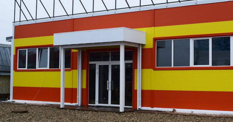 Сендвіч-панелі в конструкції торгових павільйонів: швидкість встановлення та зручність використання -- Delo.ua