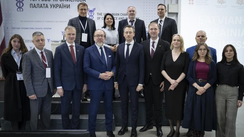 На бізнес-форумі, що відбувся між Україною та Латвією, було укладено 9 меморандумів, з яких 7 стосуються оборонно-промислового комплексу та технологій подвійного призначення.