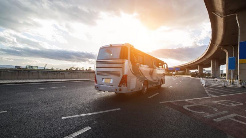 Послуги STATUS TRAVEL: експертні перевезення пасажирів.