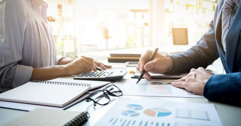 Фінансові установи можуть уважніше аналізувати компанії, де керівництво складається з молодих людей. Який вік викликає сумніви?