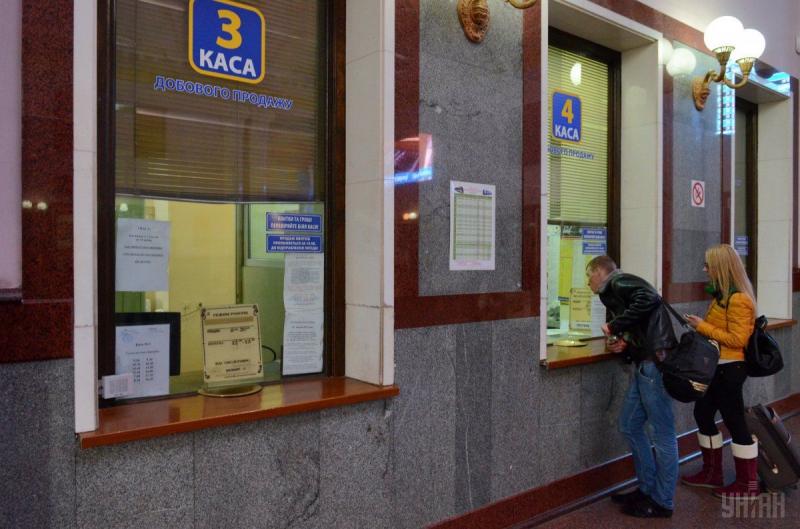 На вулиці Гнатюка замість залізничних кас з’явиться книгарня: міська рада погодила проект реставрації.