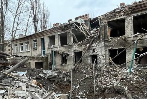 Прямі втрати, завдані інфраструктурі, житловим об'єктам та підприємствам України, досягли 197,5 мільярдів доларів.