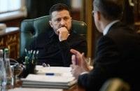 Зеленський, після зустрічі з прем'єр-міністром, оголосив про впровадження двохрівневої системи сповіщення.