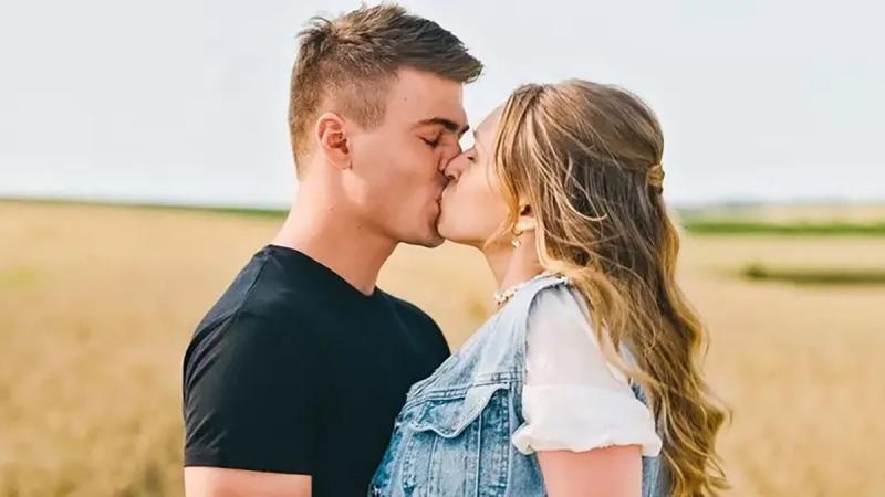 Українські романтичні серіали, які неодмінно вас порадують.