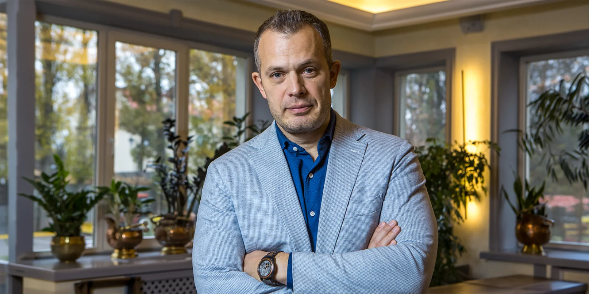 У мене бізнес, схожий на типовий кіоск. Ветеран відновлювальної енергетики Ігор Тинний ділиться своїми методами захисту станцій від атак і критикує уряд.